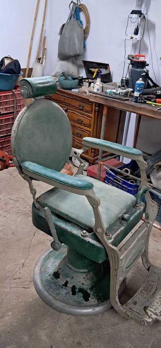 Cadeira antiga de barbeiro