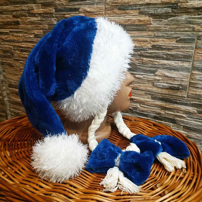 Новогодняя шапка с косичками