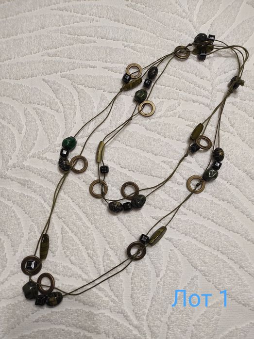 Колье, бусы, бижутерия.