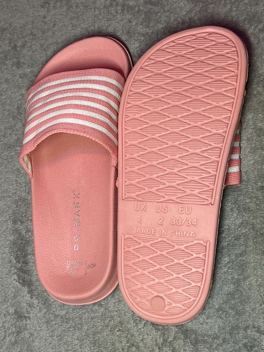 Дитячі тапочки .