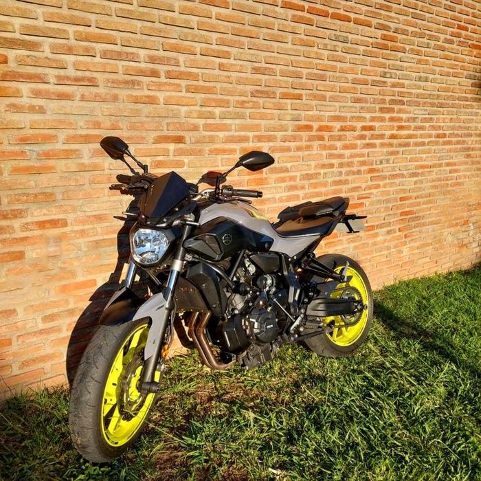 Yamaha MT07 55KW Full extras 90€ mês