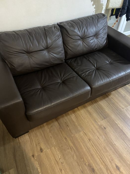 Sofá Cama em Pele Castanho
