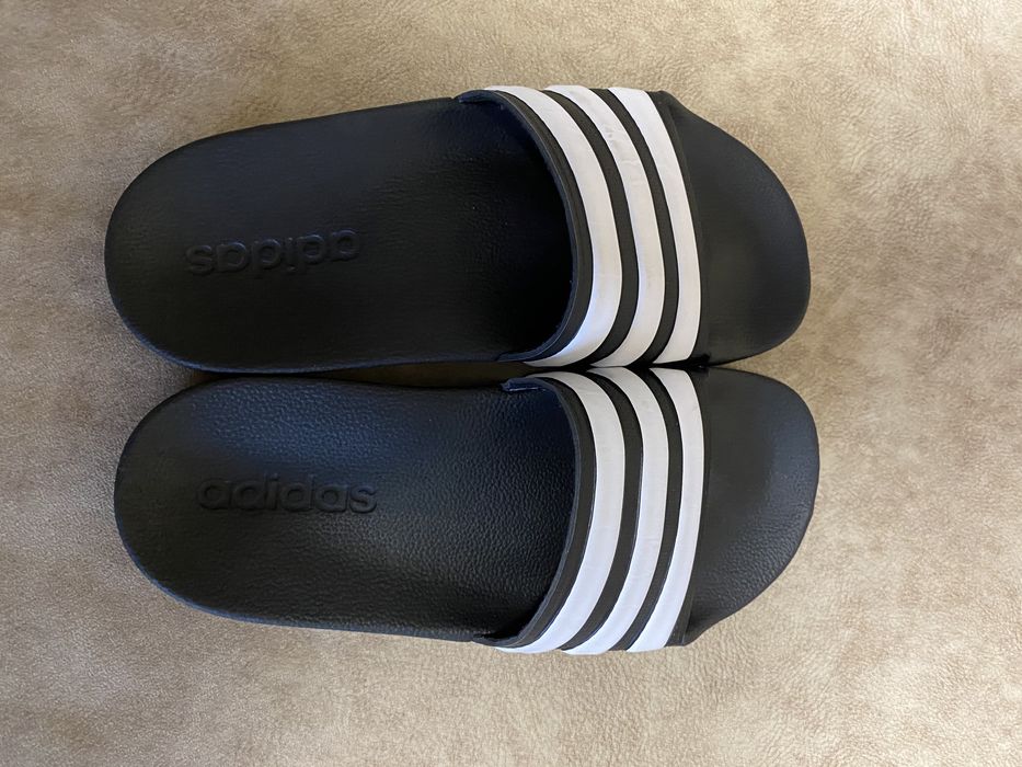 Продам нові фірмові сланці adidas