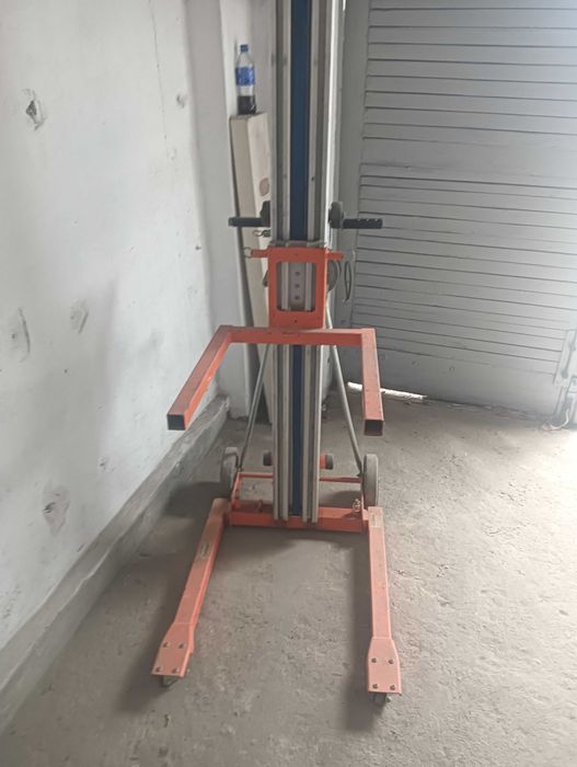Podnosnik towowarowo- montażowy winda SUMNER MFG