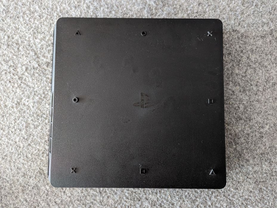 PS4 Slim FFXV edition