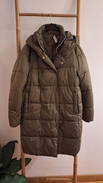 Casaco alcochoado com capuz