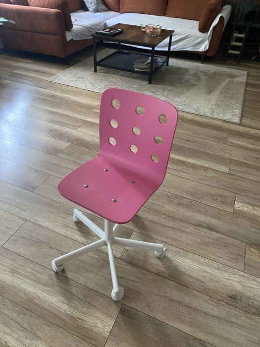 Krzesło do biurka IKEA, kolor różowy , dziecięce .