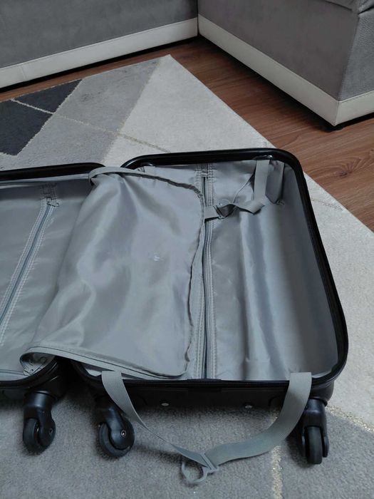 Walizka, średnia samolotowa, na kółkach