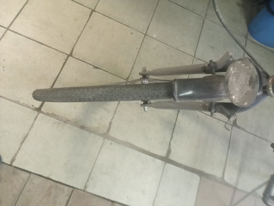 Rower z wąskimi oponami