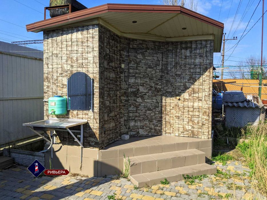 Продам участок с домиками в Затоке. Возможно использовать под бизнес.