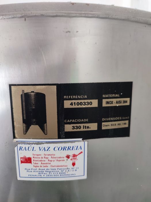Cubas de inox 330L + 500L+-. Usadas em razoável estado de conservação.