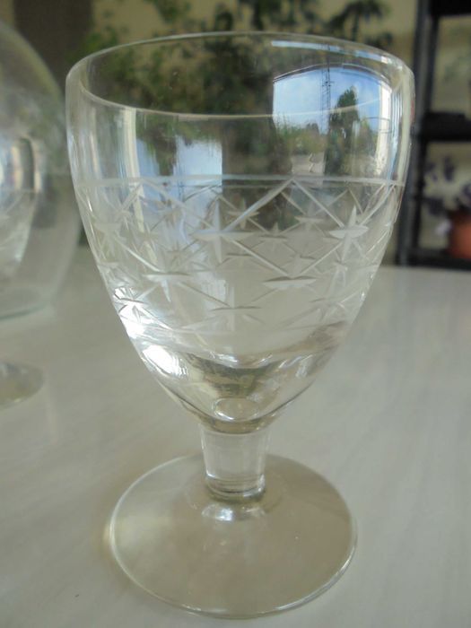 Conjunto 2 Garrafas de Licor e 12 Copos Vintage