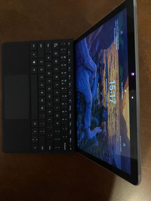 Surface Go 3 + czarna klawiatura
