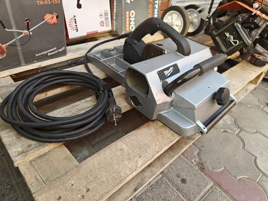 Рубанок Milwaukee PR320 / фуганок