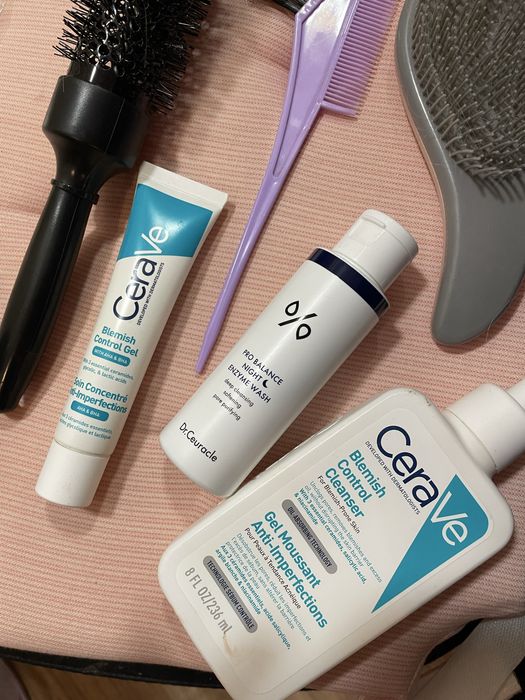 Zestaw kosmetyków i akcesoriów do pielęgnacji