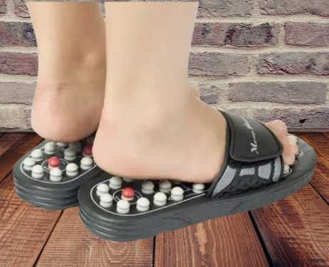 Обувь для массажа стоп -тапочки (шлепанцы) для массажа ног. Разм 44-45