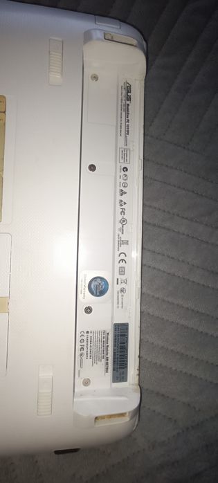 Недбук асус в неробочому стані