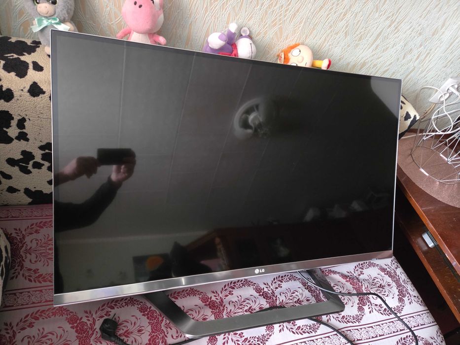 Телевизор LG 42LM670T Cinema 3D
