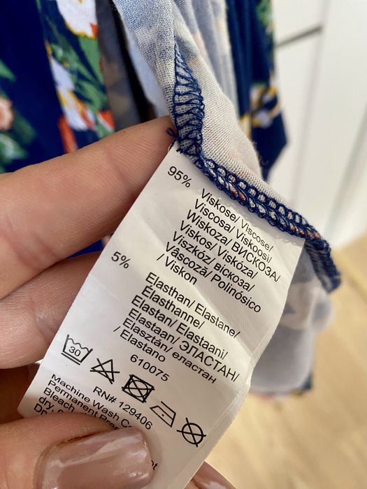 Body Flirt asymetryczna sukienka kwiaty 40/42