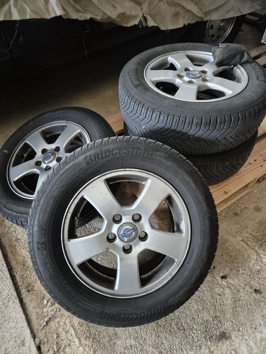 Jantes R15 e pneus para Volvo
