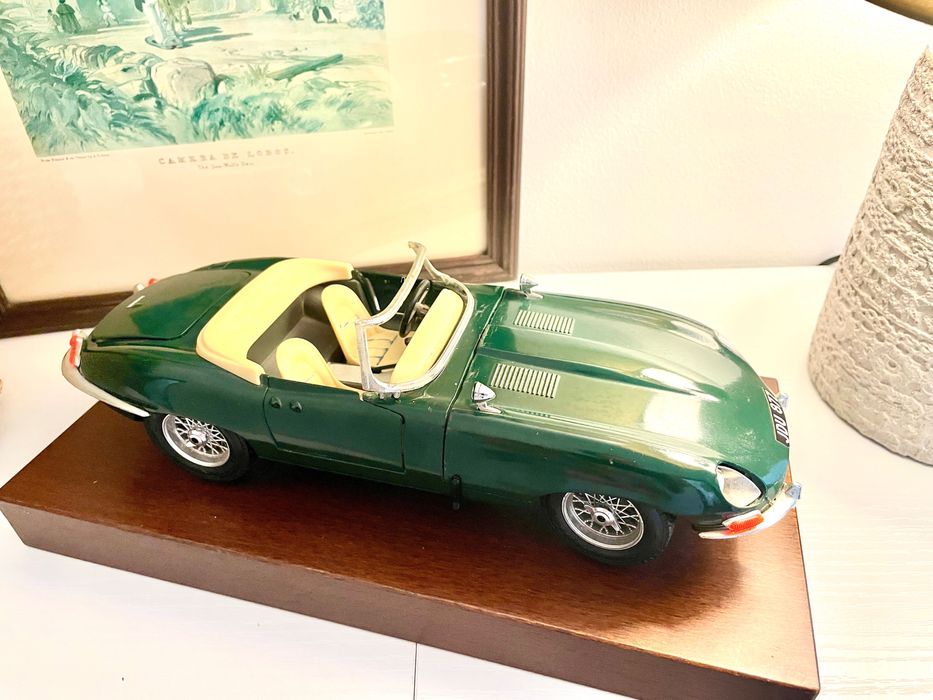 Miniatura Jaguar “E” Cabriolet