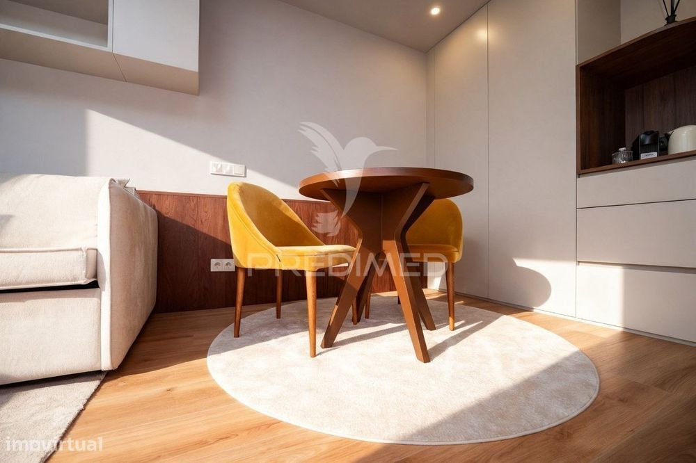 Novo T0 com Terraço Privativo no Prestigiado Condomínio Acrescentar...
