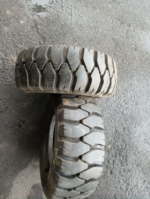 Opony do wózka widłowego 18x7-8 Solideal 16PR NOWE