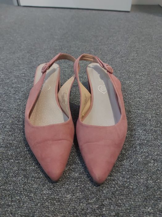 Sapatos rosa com salto