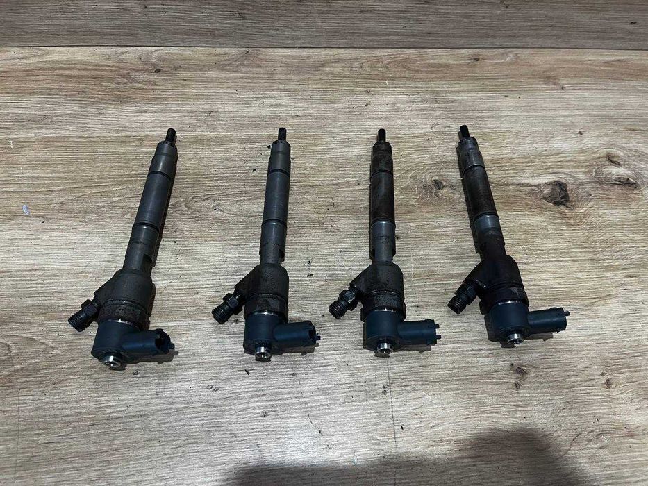 Форсунка Hyundai ix35 Kia Sportage 3 1.7 CRDI 33800-2A800 0445110411