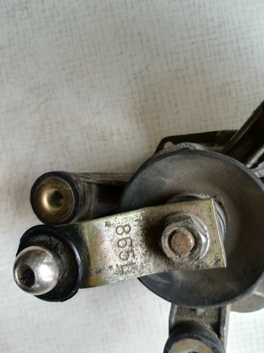 моторчик стеклоочистителя Nissan Sunny N13 1986-1990 года Б/у рабочий