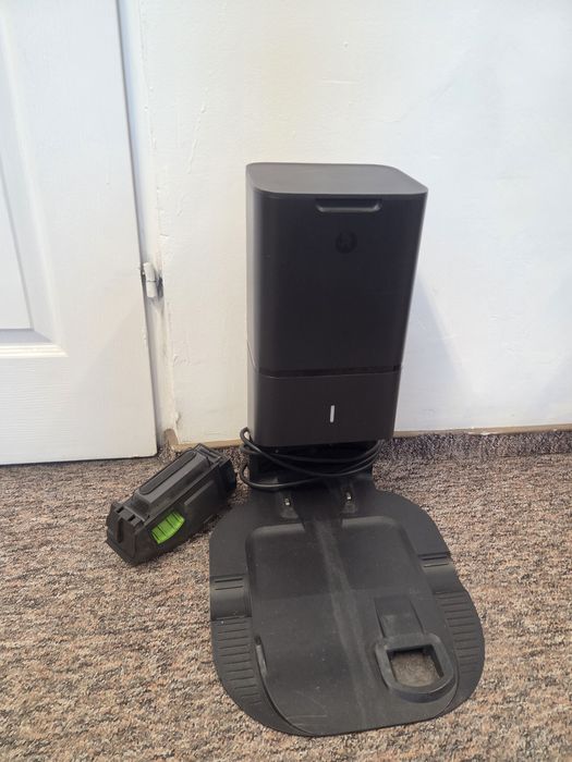 Stacja ładująco-opróżniająca do odkurzaczy iRobot Roomba (i5 / i7 / e)