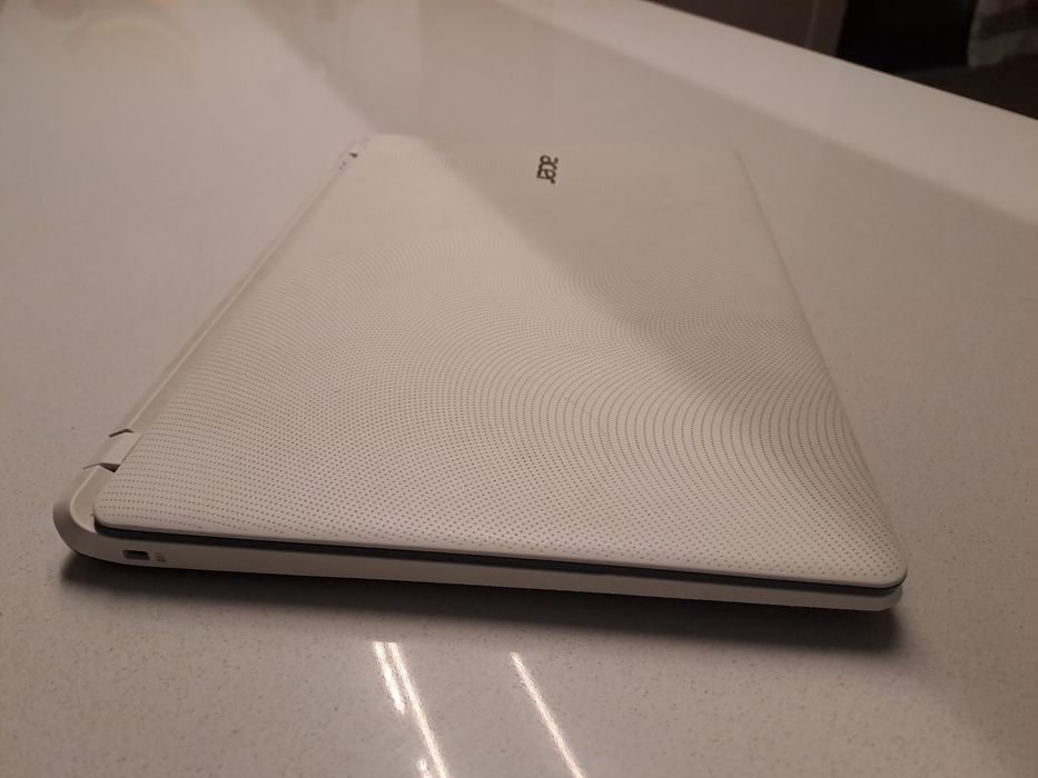 Sprzedam laptop komputer Acer Aspire ES1-331 8GB RAM 120GB SSD Win10