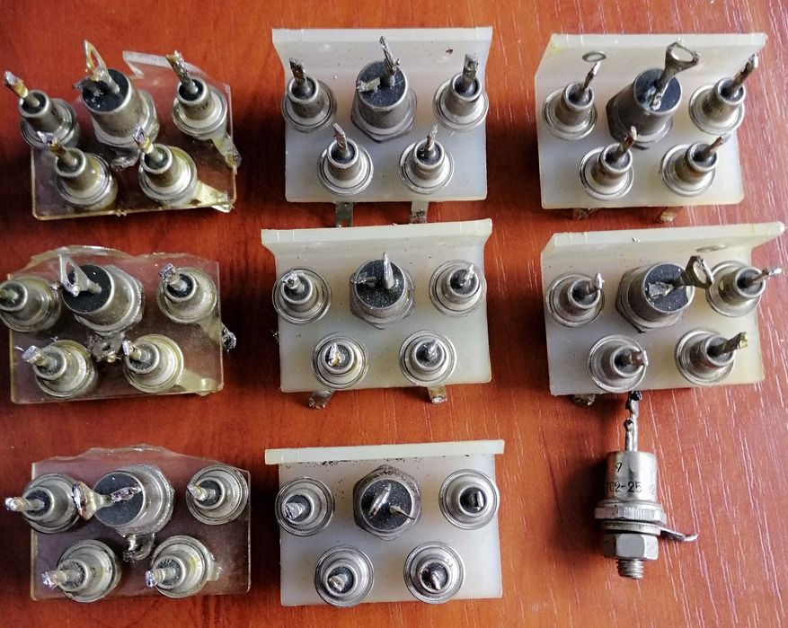 Продам потужні тиристори і оптрони