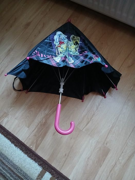 Śliczna parasolka fanki Monster High