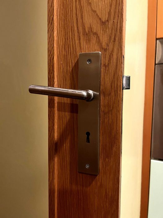 Porta interior em madeira com vidro