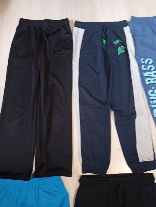 8xspodnie dresowe 134/140 Bdb