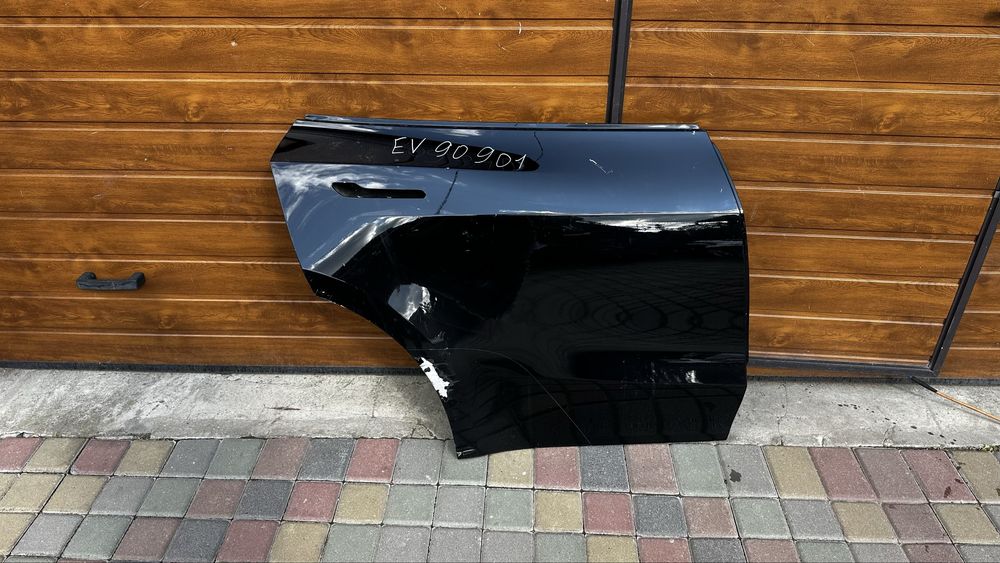 Двері задні праві tesla model y ev23836