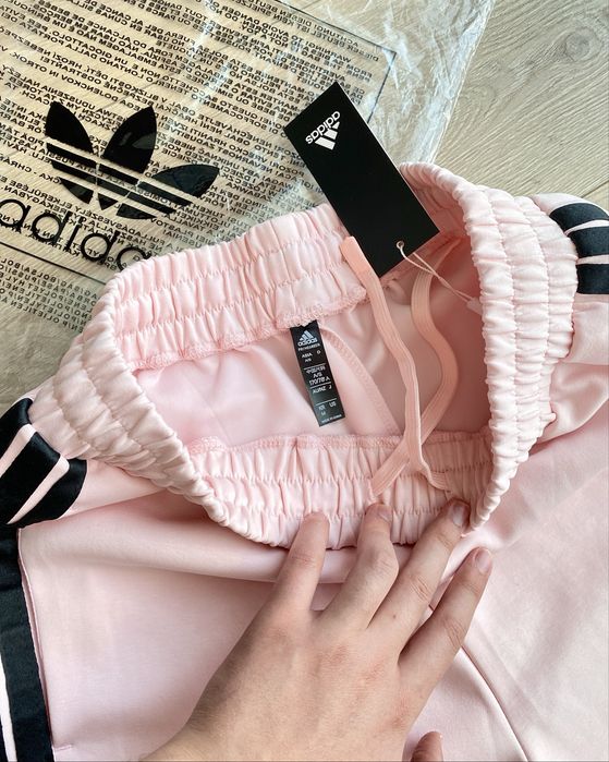 Жіночі спортивні штани Adidas ніжно-рожеві