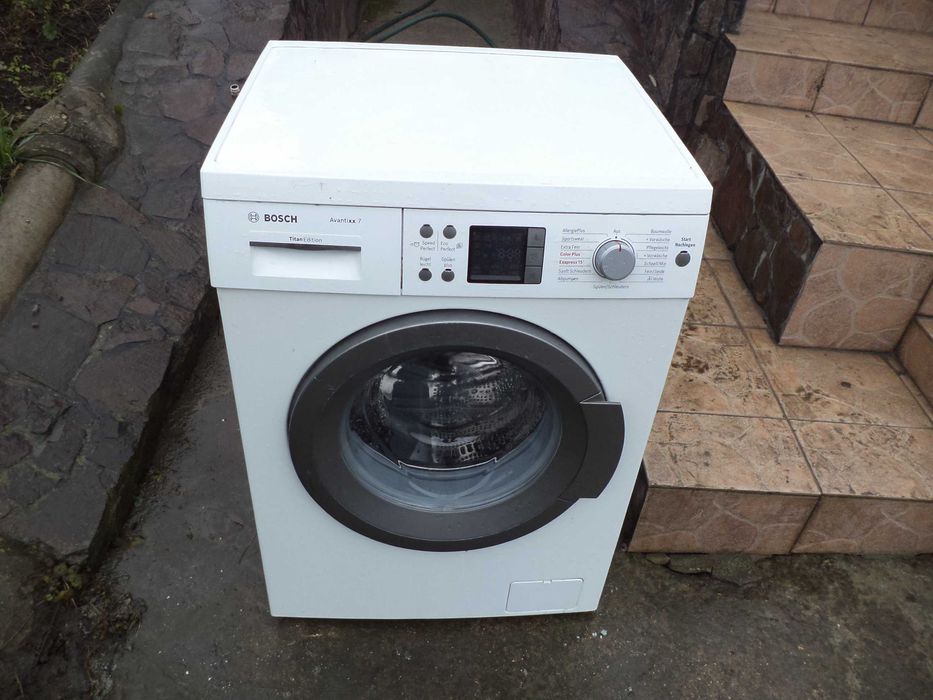 Машинка пральна Бош