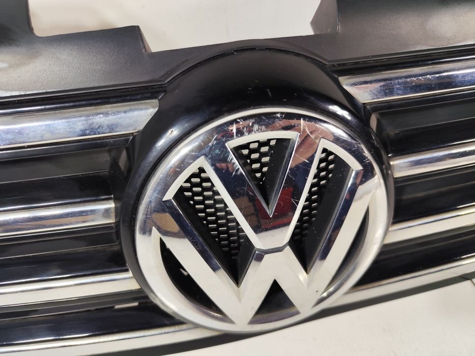 VW PASSAT B7 10- Grill Atrapa Przód Przednia Emblemat Oryginał WLKP