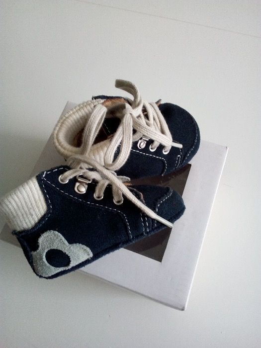 Botinha de bebé número 16, com pouco uso