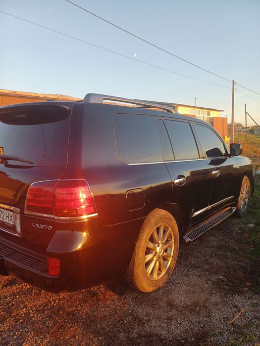 Продам Лексус 570