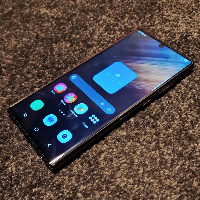 Samsung Galaxy S22 Ultra. Niby działa a jednak nie.