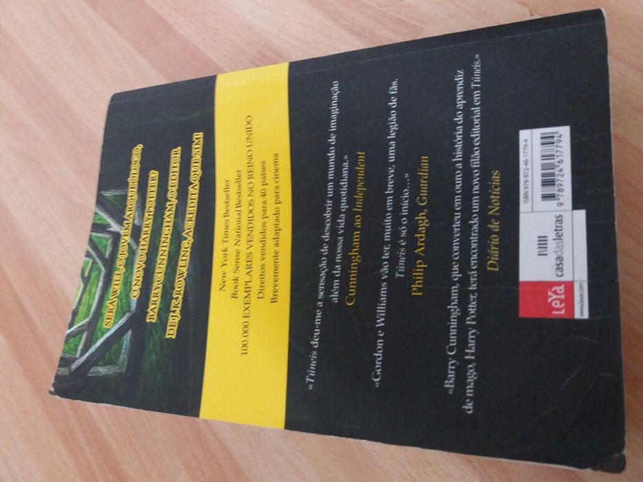 Livro: Túneis - O Segredo da Cidade Eterna