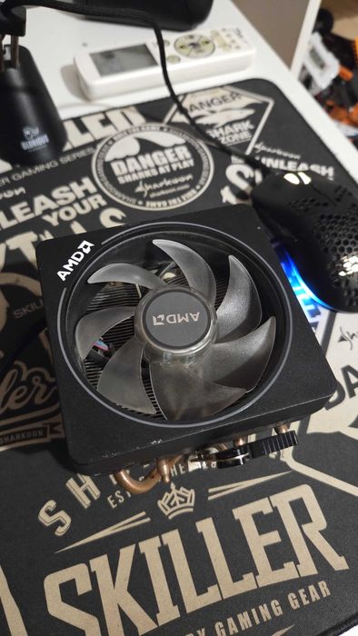 AMD Ryzen 7 2700X (3.7GHz) AM4 (Com Cooler)