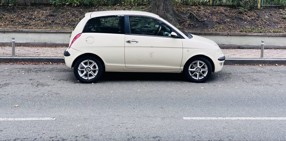 Продам Лянча Ypsilon