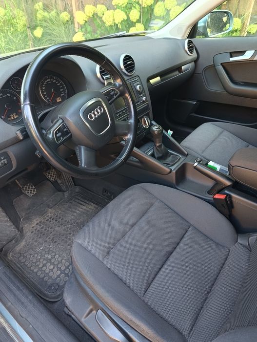 Audi A3 Sportback 8p 1,6 mpi 102KM + hak