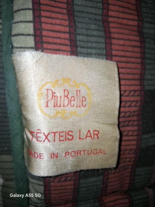 Edredon piubel verde com dupla face em motivos florais e quadrados