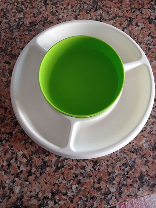 Tupperware duas peças novo.