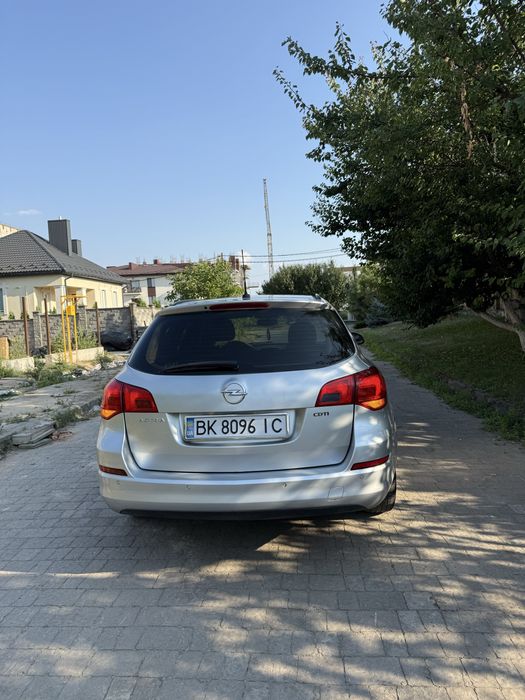 Продам Опель Астру 2013